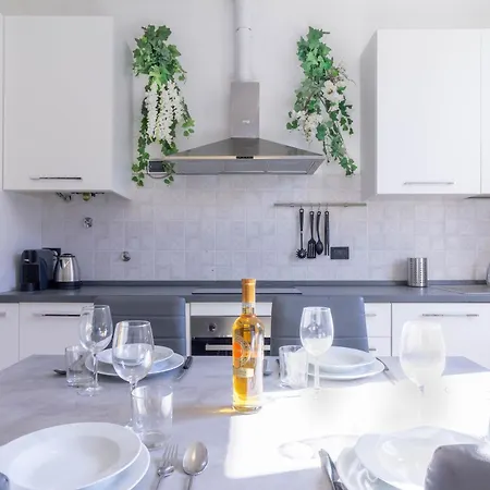 Holiday home Glicine